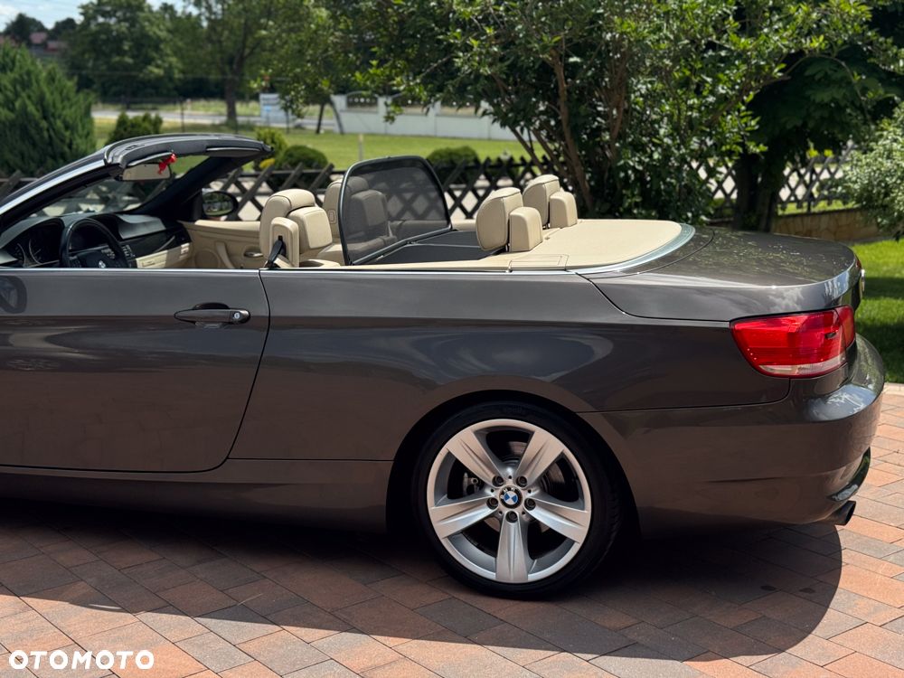 BMW Seria 3 320i Cabrio - 31