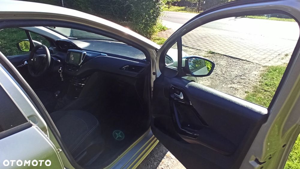 Peugeot 208 - 9