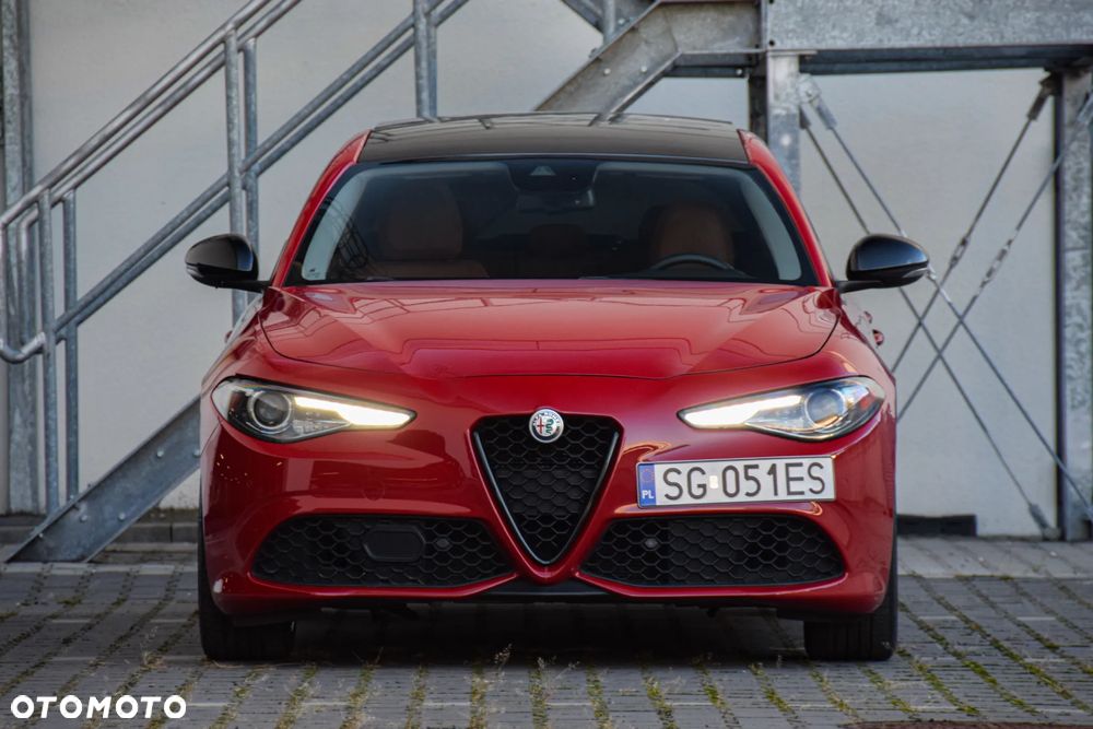 Alfa Romeo Giulia 2.0 Turbo 16V AT8-Q4 Ti - 4