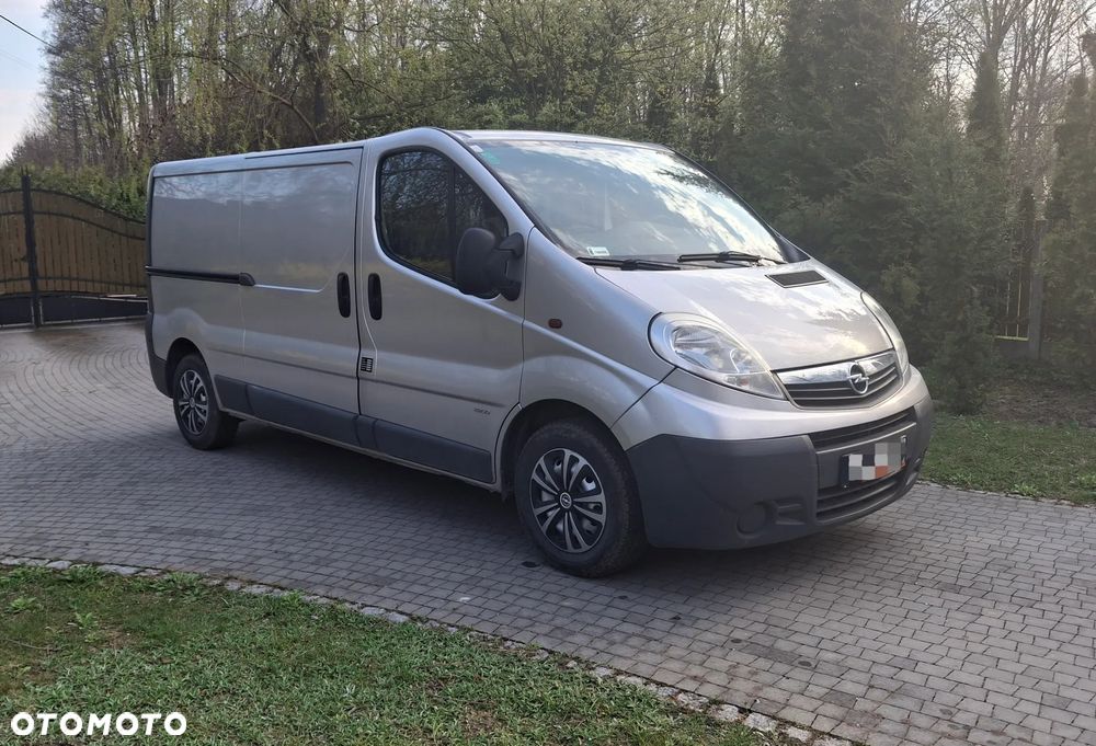Opel Vivaro - 1