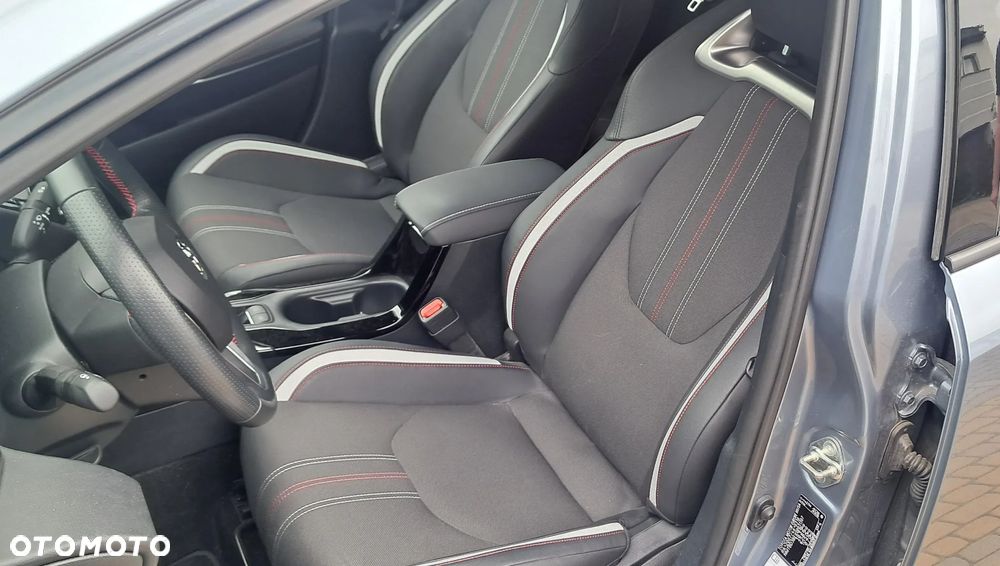 Toyota Corolla 1.8 Hybrid GR Sport Dynamic - 12