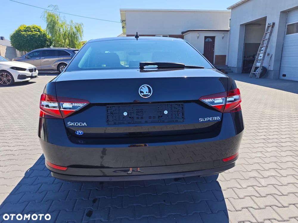 Skoda Superb 2.0 TDI DSG Premium Edition - 4