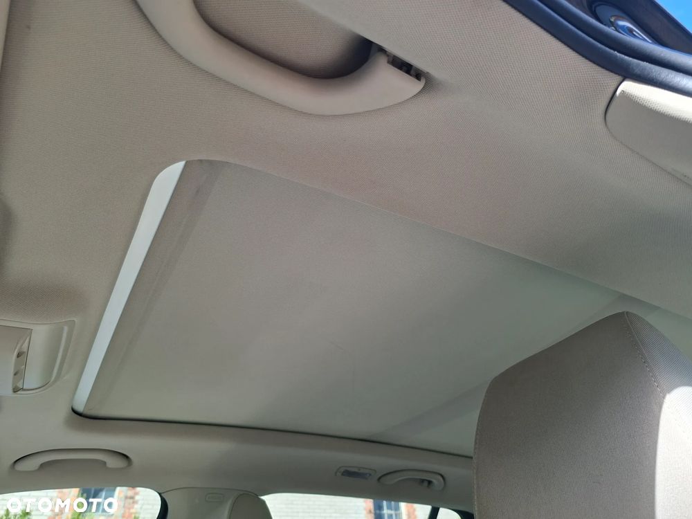 Skoda Octavia 1.6 TDI Ambiente DSG - 32