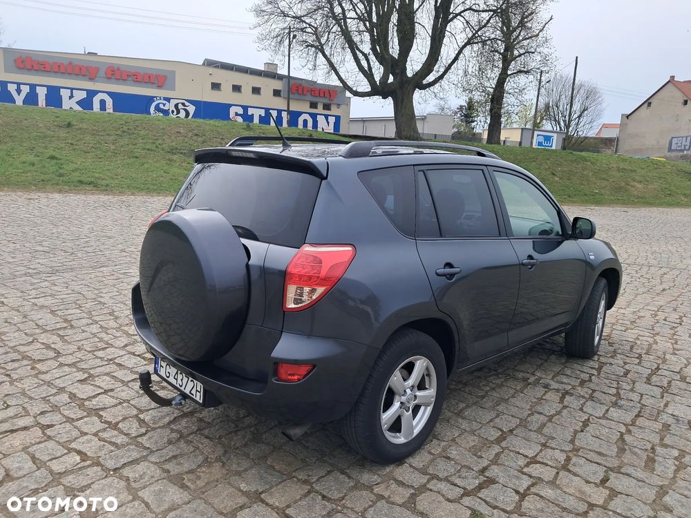 Toyota RAV4 - 5