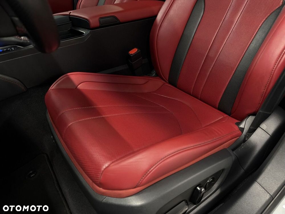 Lexus ES 300h F Sport Edition - 13