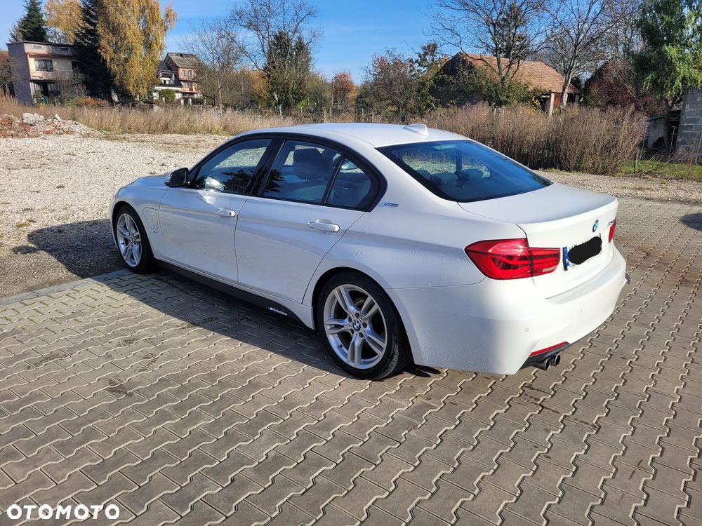 BMW Seria 3 330i M Sport - 4