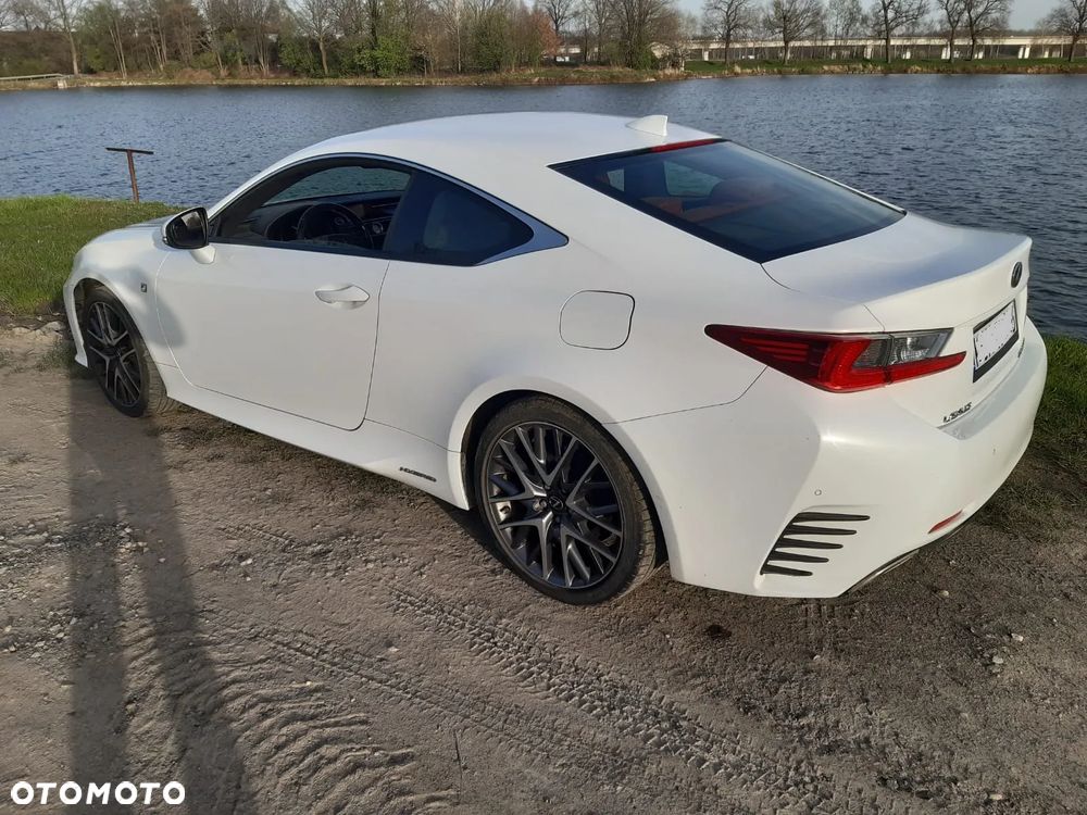 Lexus RC 300h F Sport - 3