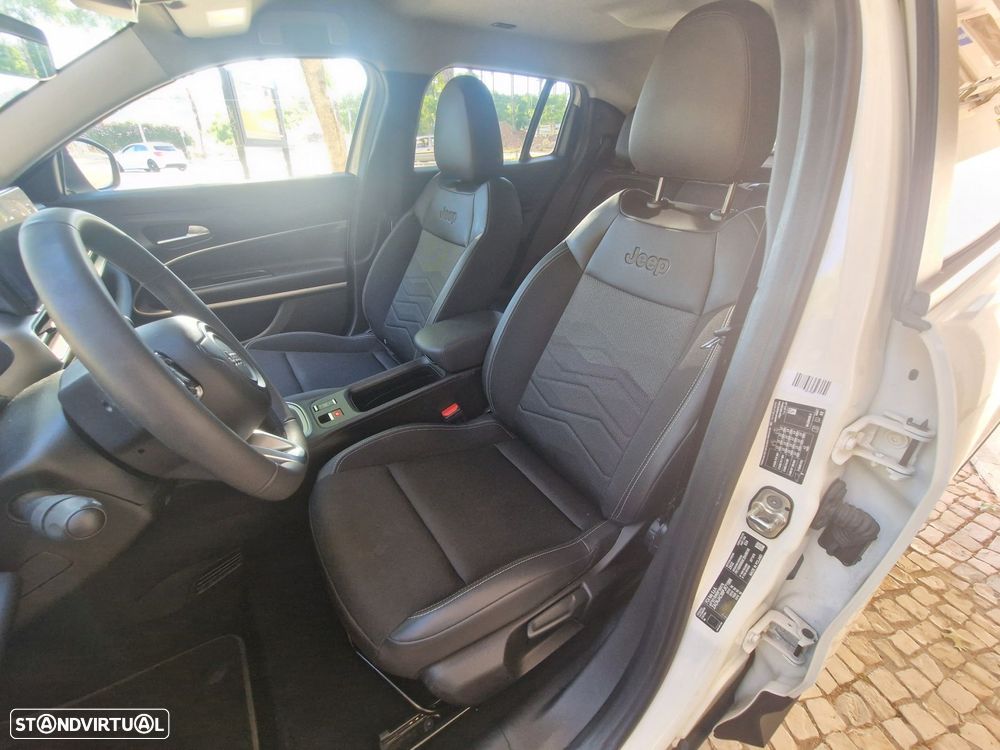 Jeep Avenger 54 kWh Summit - 34