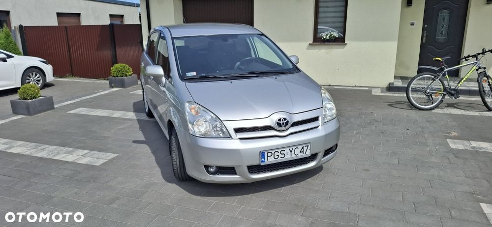 Toyota Corolla Verso - 3