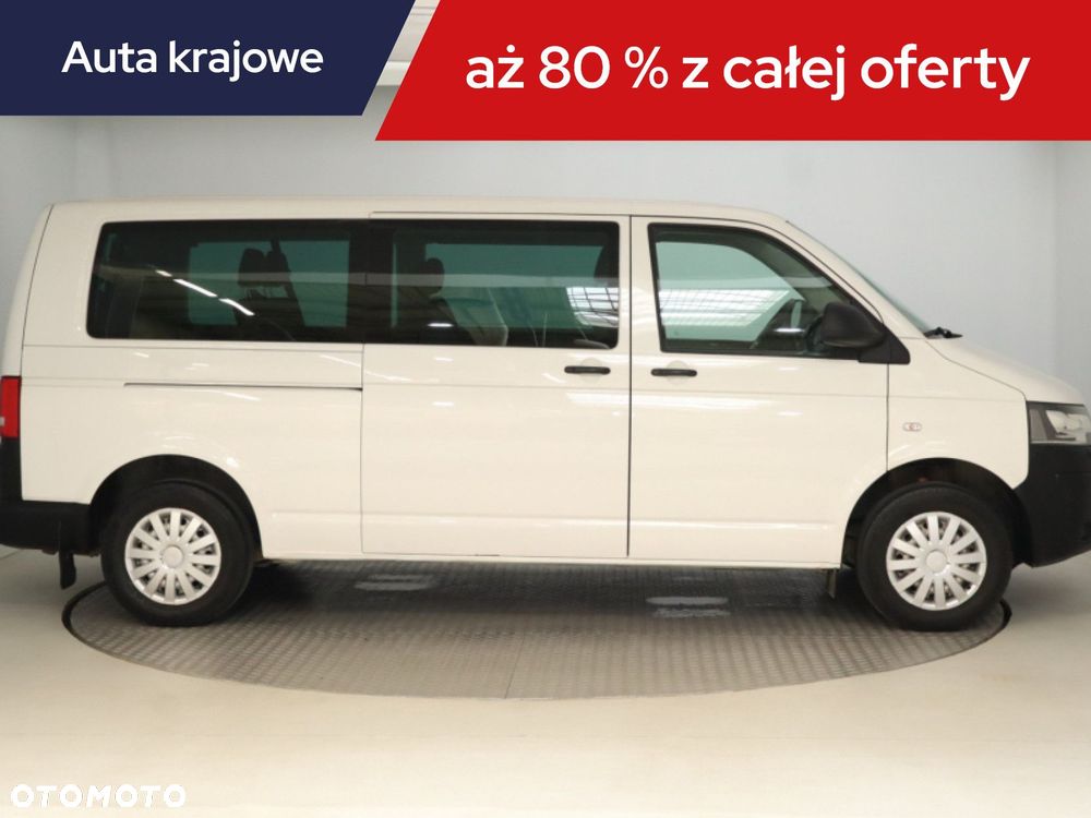 Volkswagen Caravelle - 8