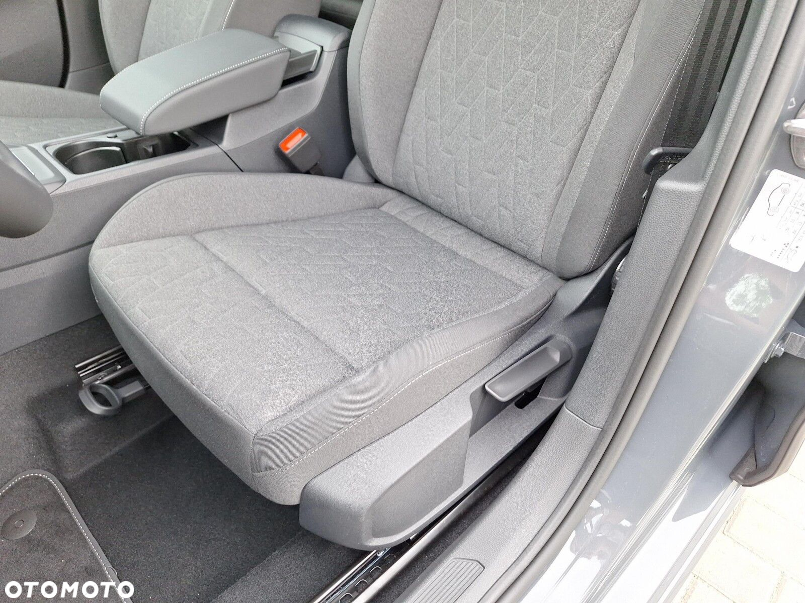 Volkswagen Golf VIII 1.5 TSI Life Plus - 12
