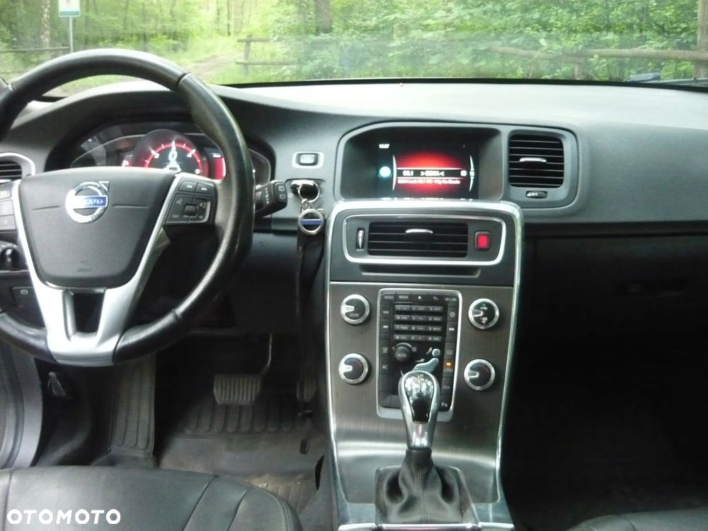Volvo V60 D3 Drive-E Momentum - 15