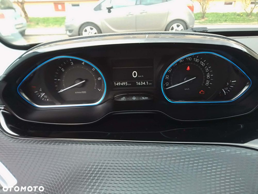 Peugeot 2008 82 VTI Allure - 12