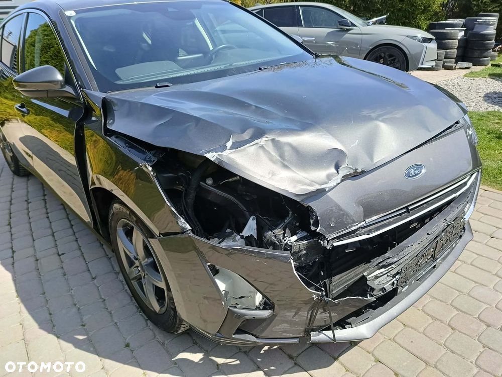 Ford Focus 1.0 EcoBoost Titanium - 3