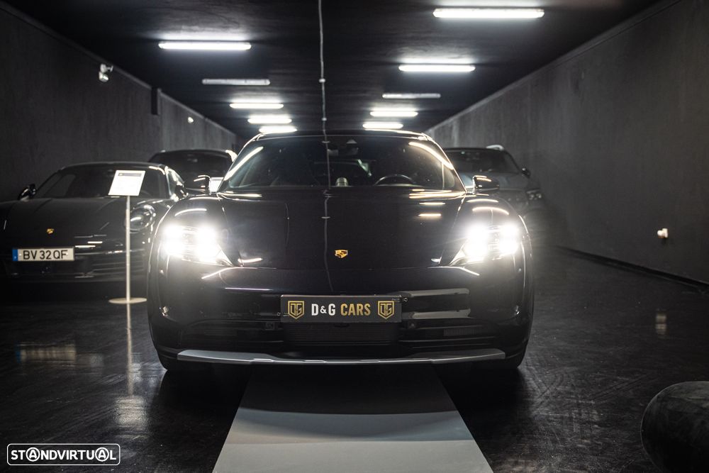 Porsche Taycan Cross Turismo 4 - 19