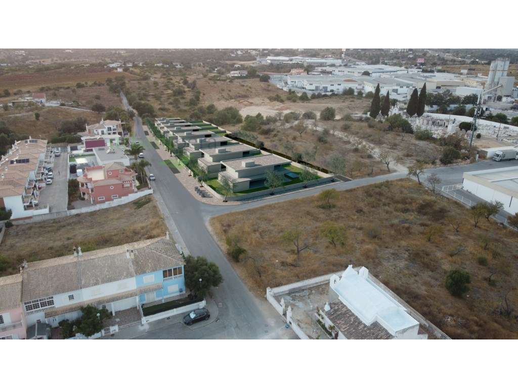 Lote de Terreno para construção de moradia e piscina - Grande imagem: 2/4