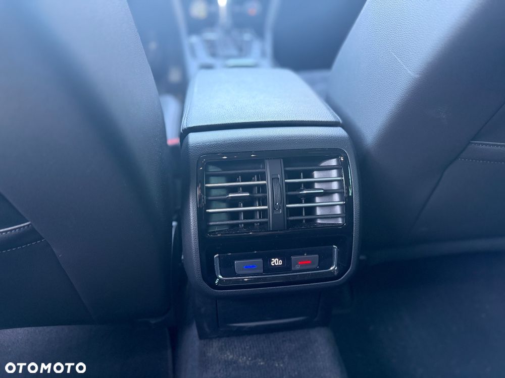 Volkswagen Passat - 20
