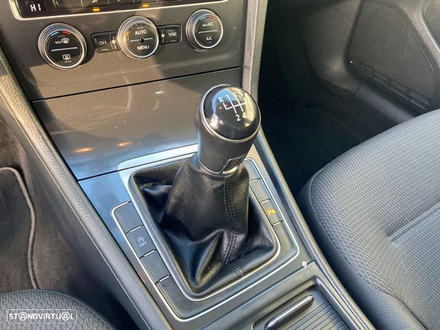 VW Golf Variant 1.6 TDi Trendline - 24