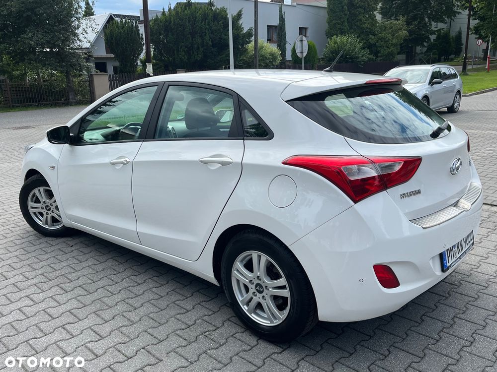 Hyundai i30 blue 1.4 Classic - 12