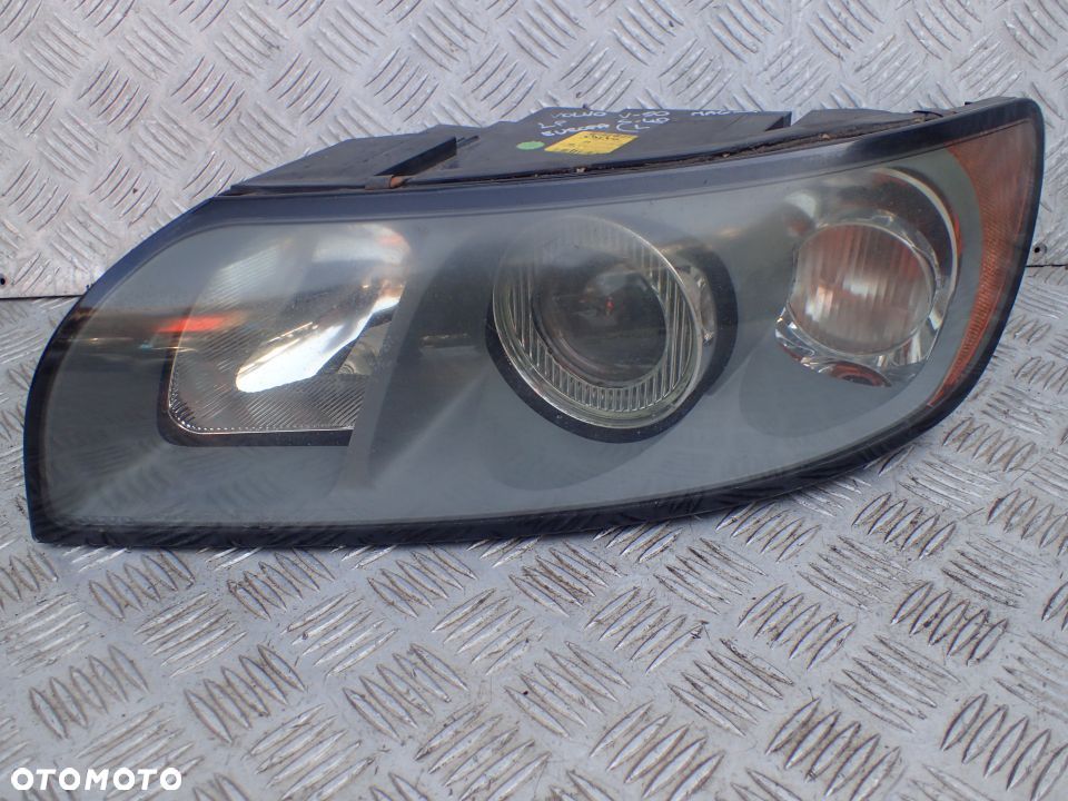 LAMPA SOCZEWKA LEWY PRZÓD VOLVO V50 S40 II 30678912 RADOM - 1