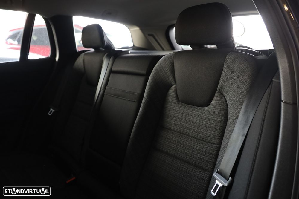 Volvo V60 2.0 T6 AWD TE Essential - 10