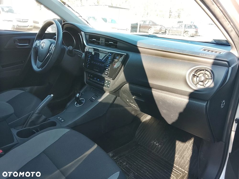 Toyota Auris Hybrid 135 Active - 12