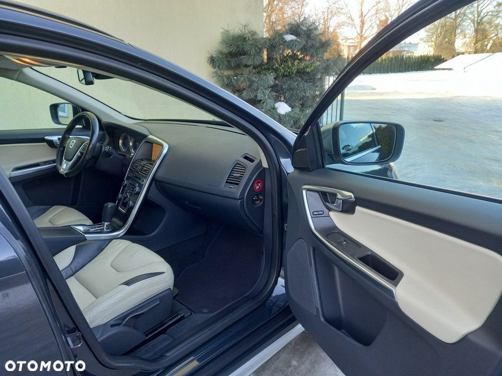 Volvo XC 60 D3 R Design - 22