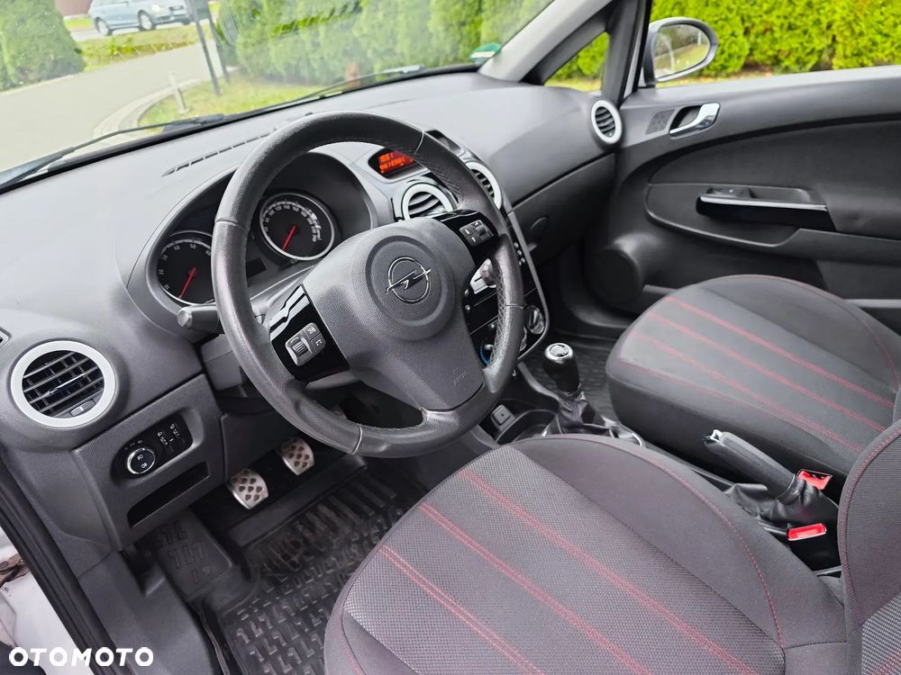 Opel Corsa 1.6 Turbo GSi - 15