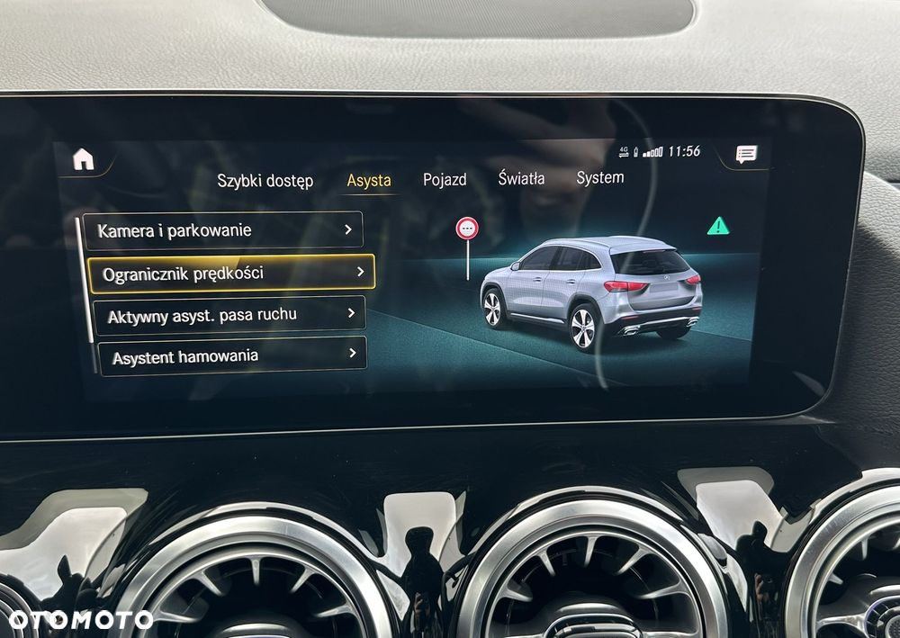 Mercedes-Benz GLA 200 4-Matic Progressive - 37