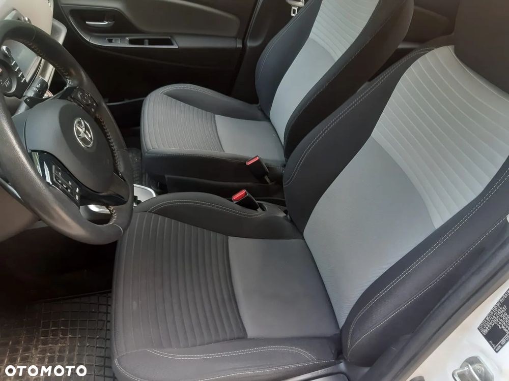 Toyota Yaris 1.5 Premium CVT - 8
