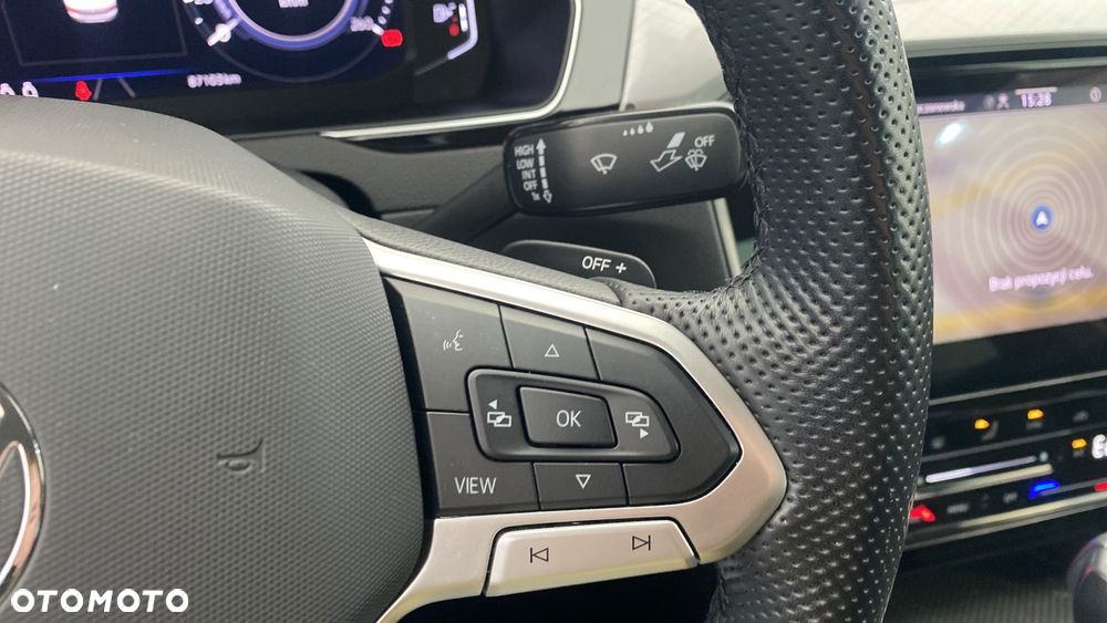 Volkswagen Passat - 21