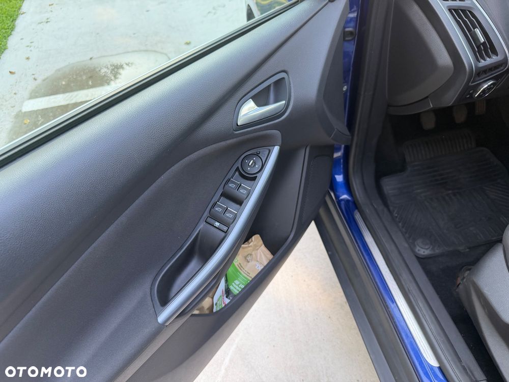 Ford Focus - 8