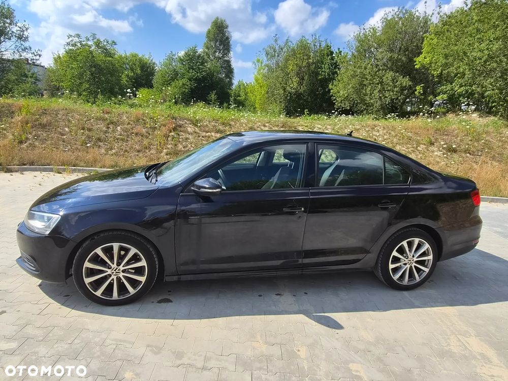 Volkswagen Jetta 1.6 TDI Trendline - 8