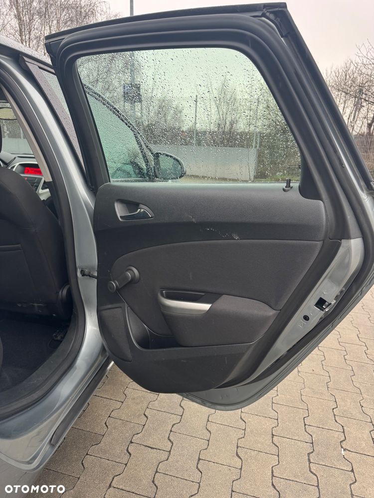 Opel Astra 1.6 Design Edition - 9