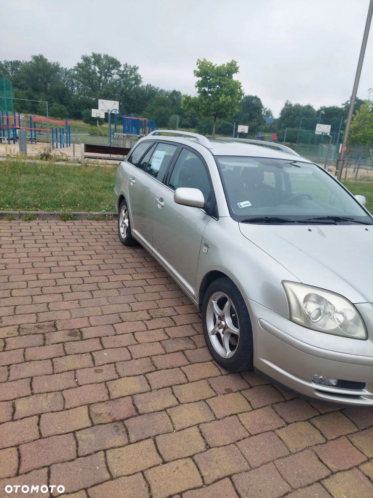 Toyota Avensis 2.0 D-4D High - 2