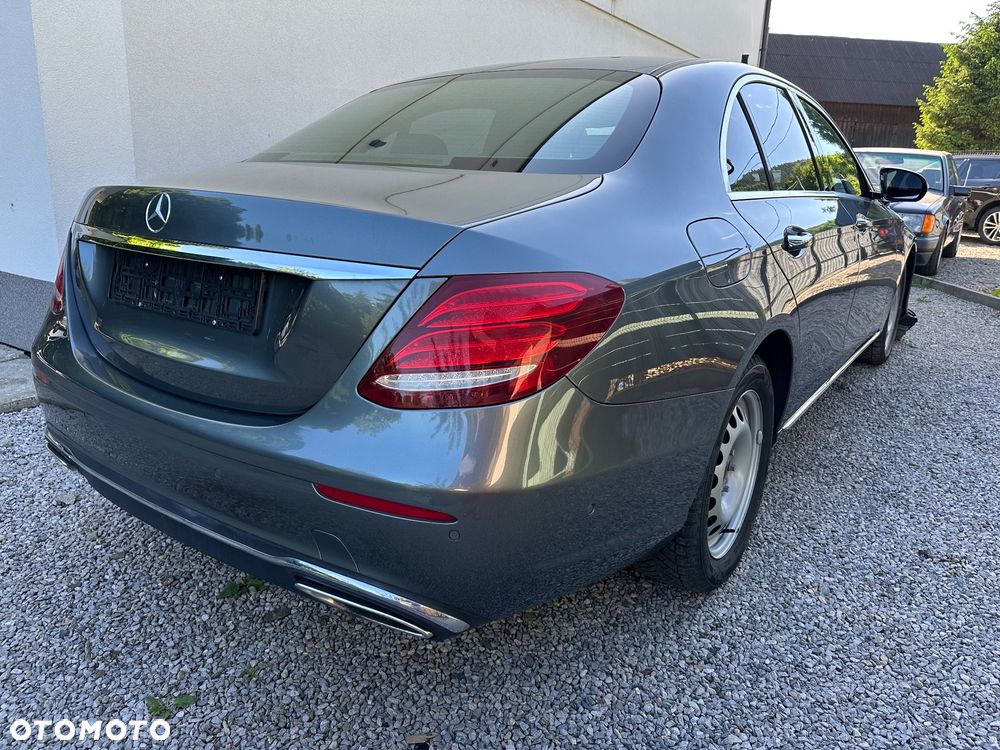Mercedes-Benz Klasa E 200 4-Matic 9G-TRONIC - 3