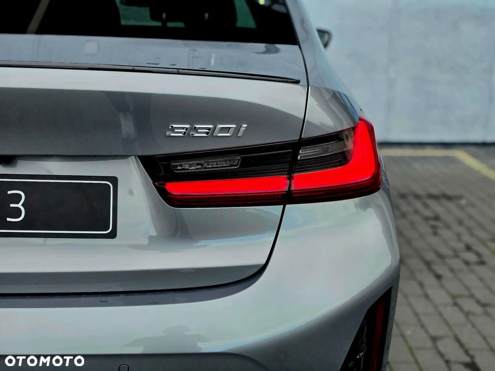 BMW Seria 3 330i xDrive M Sport sport - 7