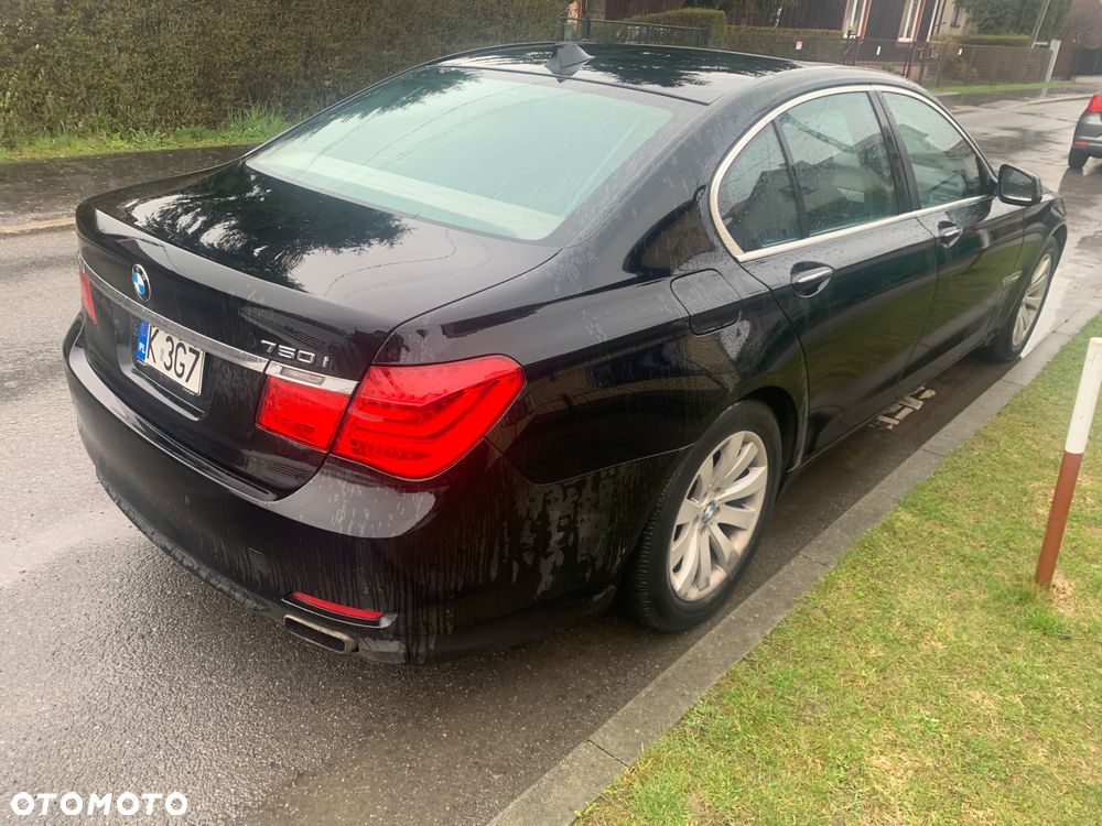 BMW Seria 7 750i xDrive - 2
