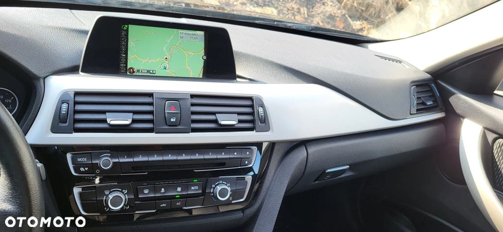 BMW Seria 3 318i - 9