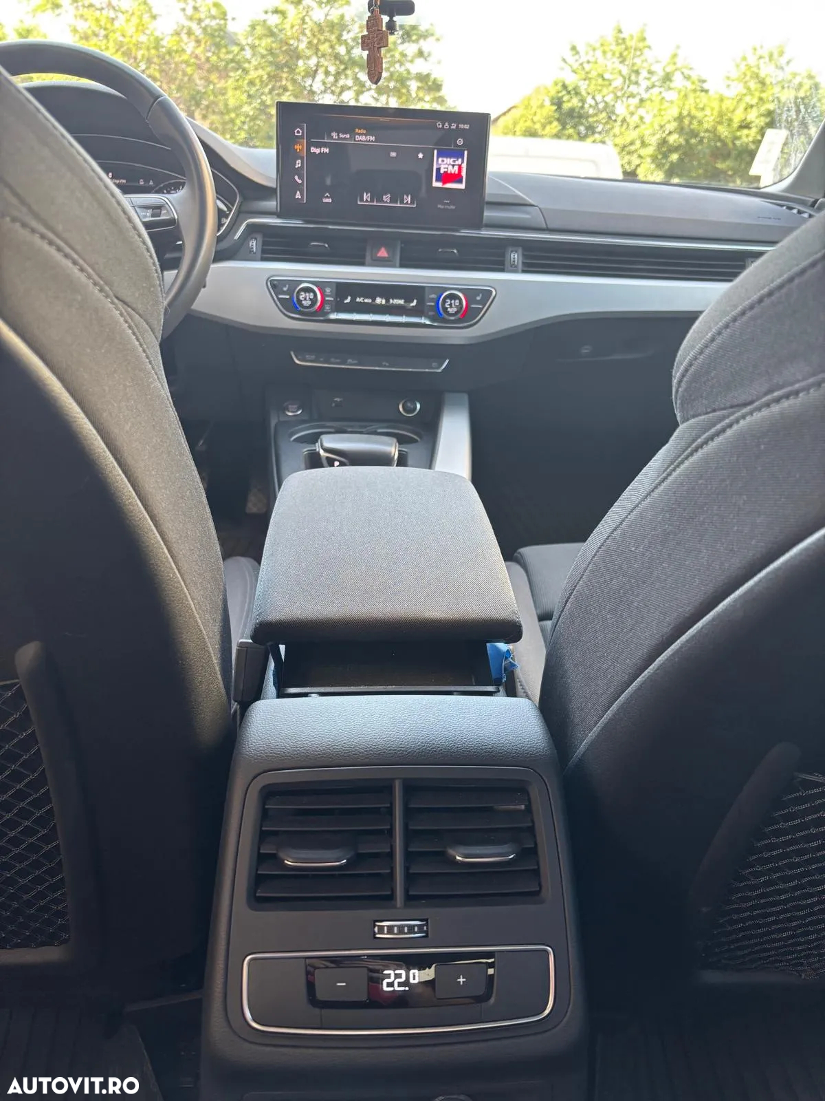 Audi A4 35 TFSI S tronic MHEV Basic - 4