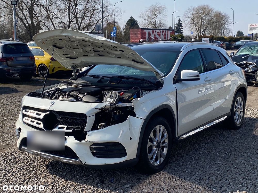 Mercedes-Benz GLA 250 7G-DCT AMG Line - 4