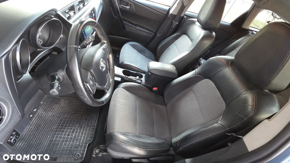 Toyota Auris Hybrid 135 Prestige - 8