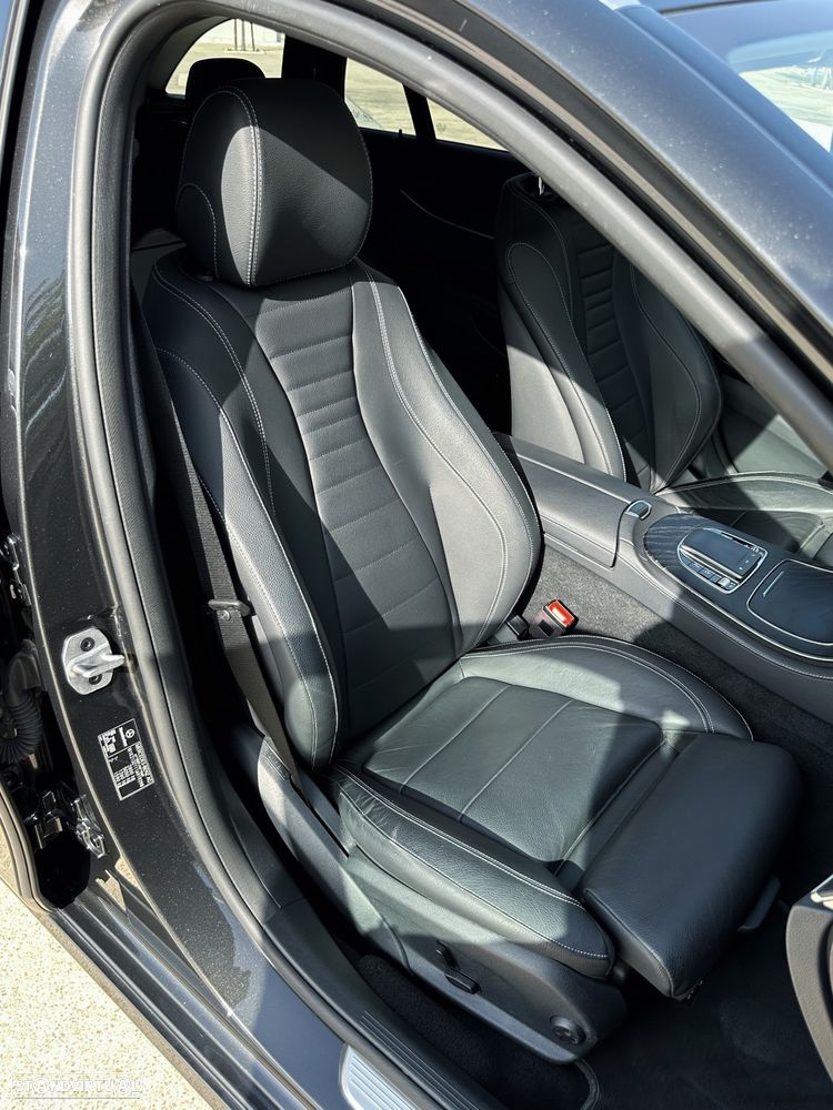 Mercedes-Benz E 300 de 4Matic T 9G-TRONIC - 11