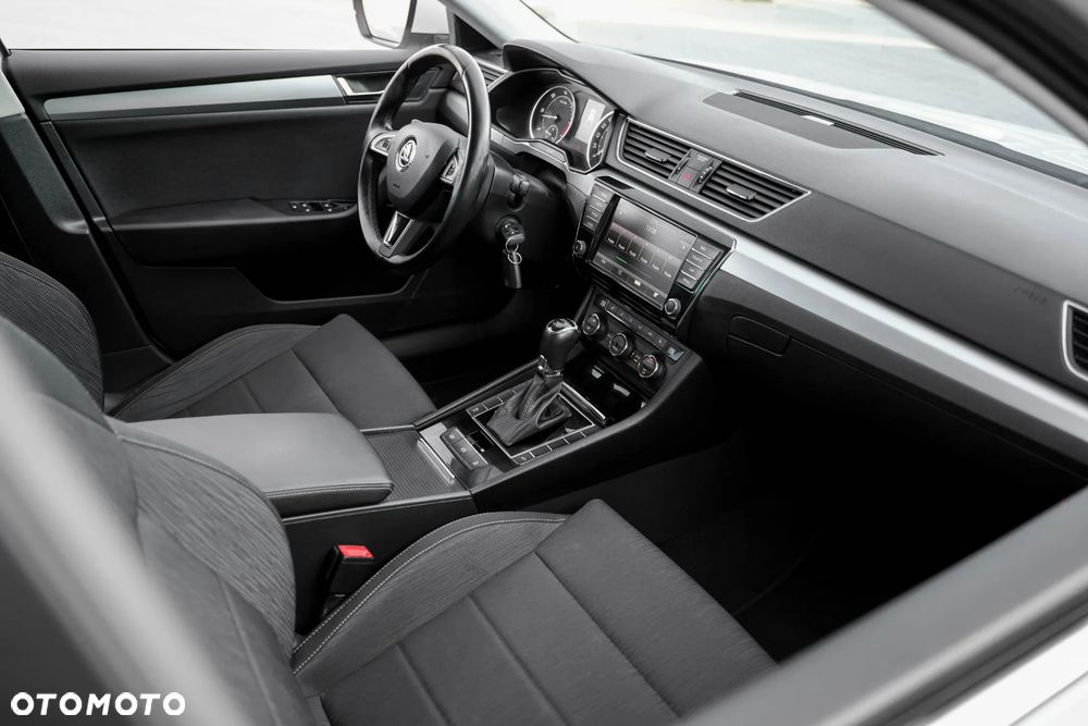 Skoda Superb 2.0 TDI Ambition DSG - 19