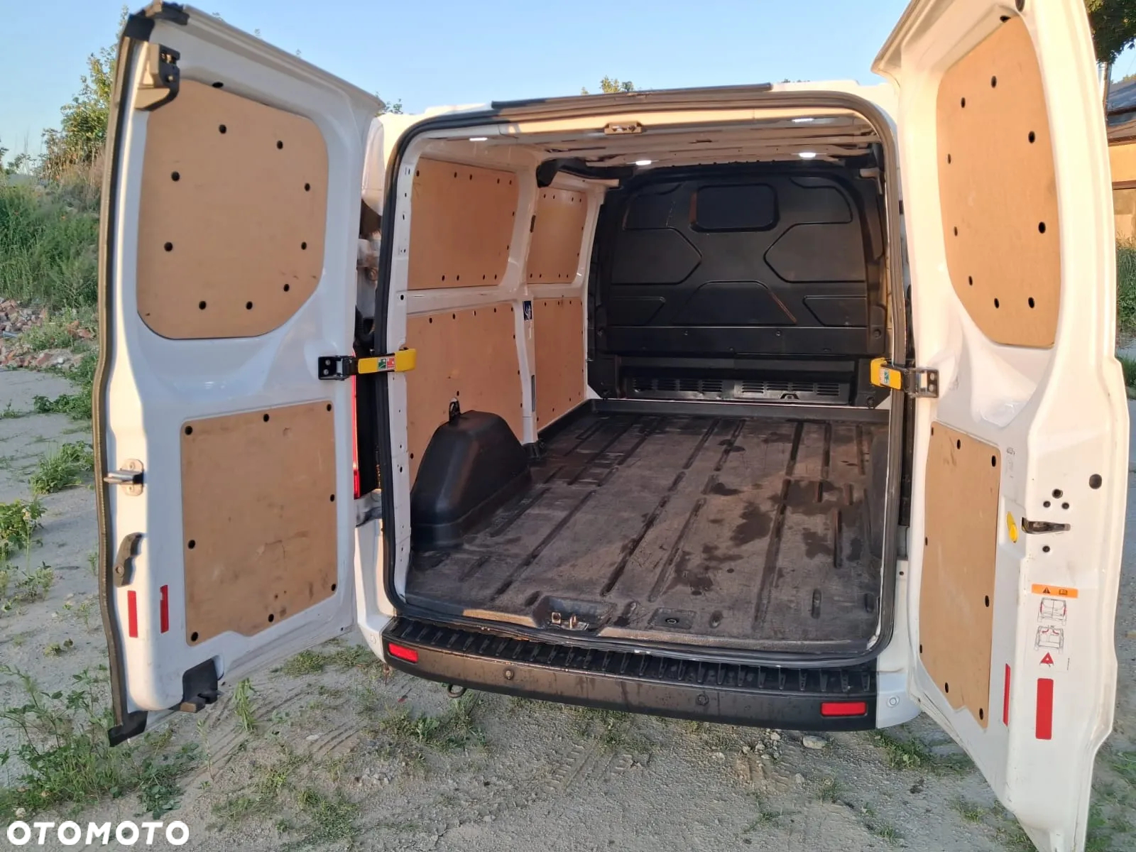Ford Transit Custom 290 L2H1 Trend - 12