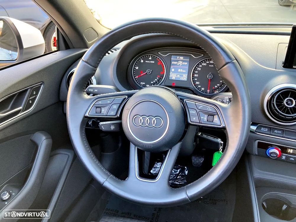 Audi A3 Cabrio 1.6 TDI (clean diesel) Attraction - 14