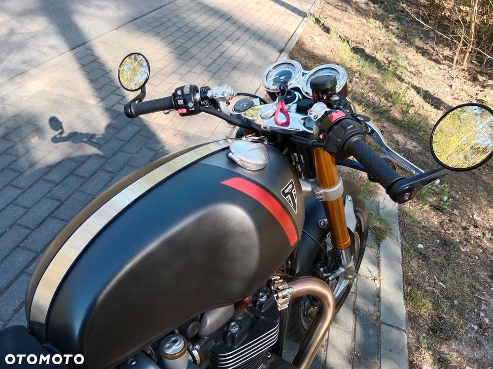 Triumph Thruxton - 12