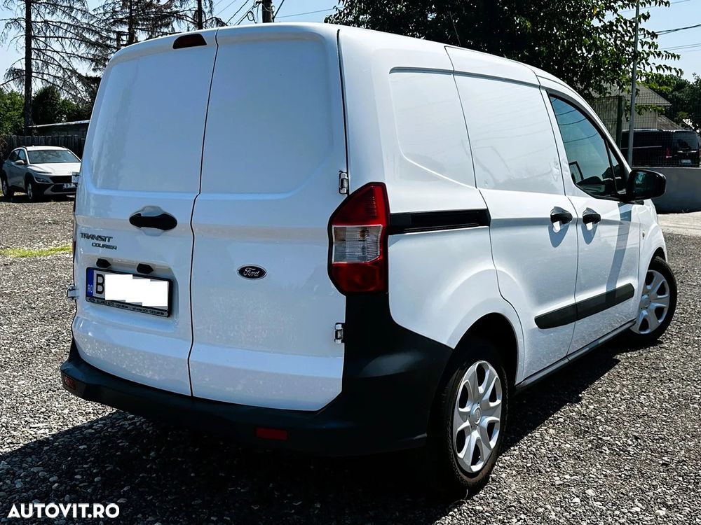 Ford Courier - 2