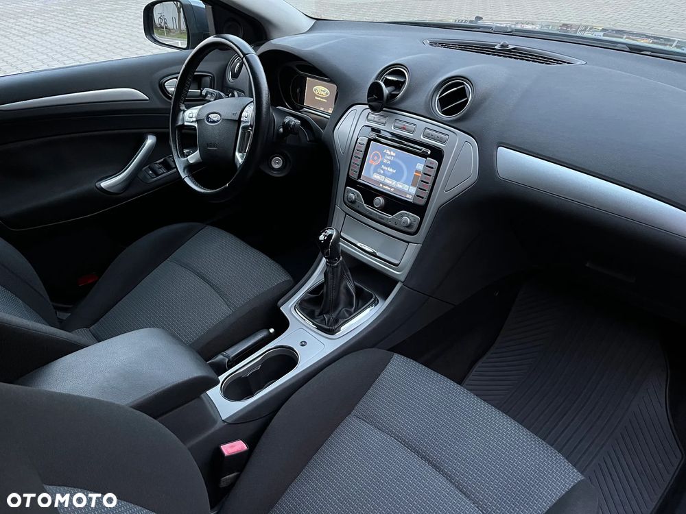 Ford Mondeo 2.0 Gold X - 17