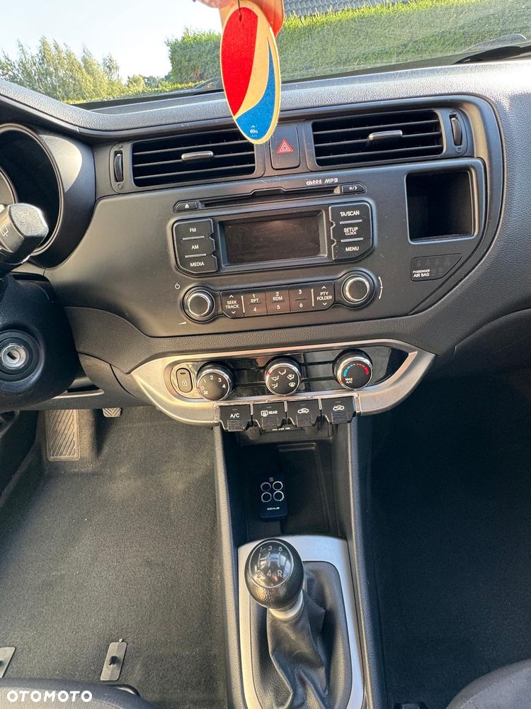 Kia Rio 1.2 M - 14